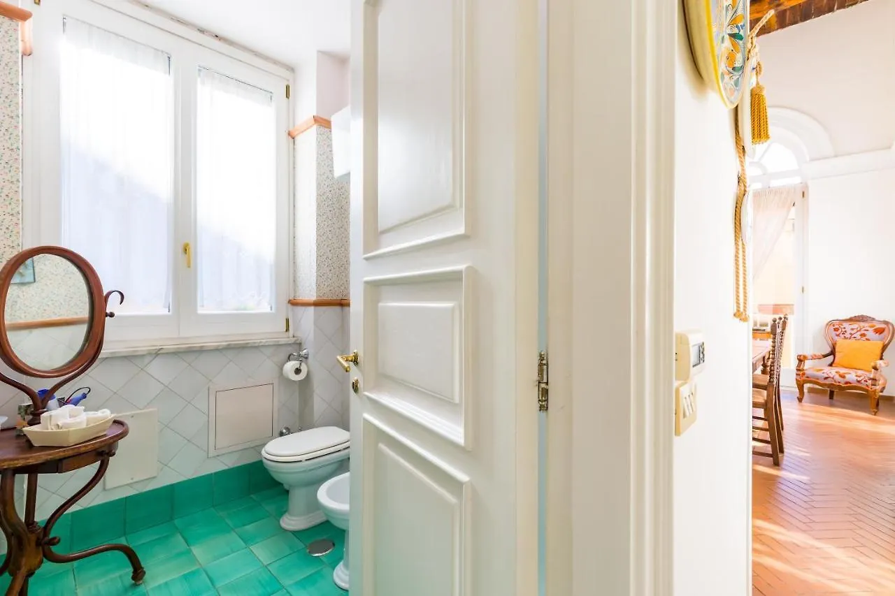 Residenza Capano Charming House By Napoliapartments